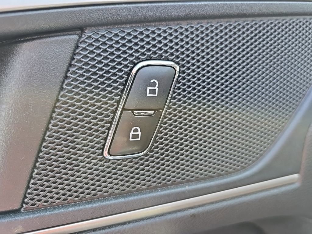 Used 2023 Ford Edge SEL AWD/4WD image 9