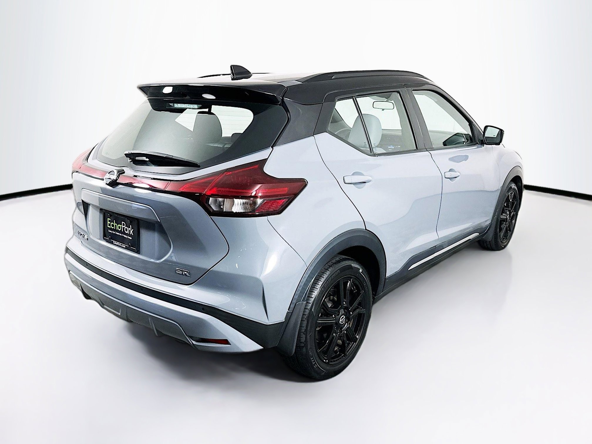 Used 2021 Nissan Kicks SR w/ SR Premium Package FWD image 9
