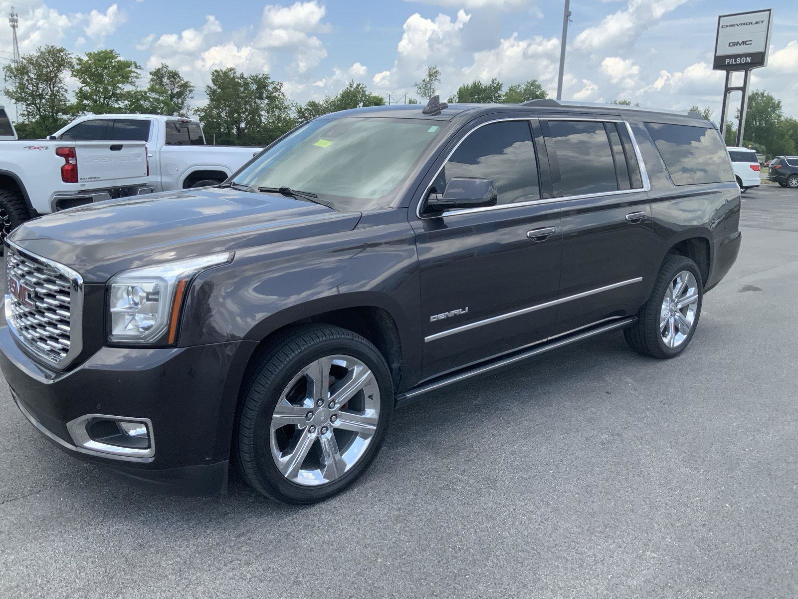 Used 2018 GMC Yukon XL Denali w/ Denali Ultimate Package AWD/4WD image 4