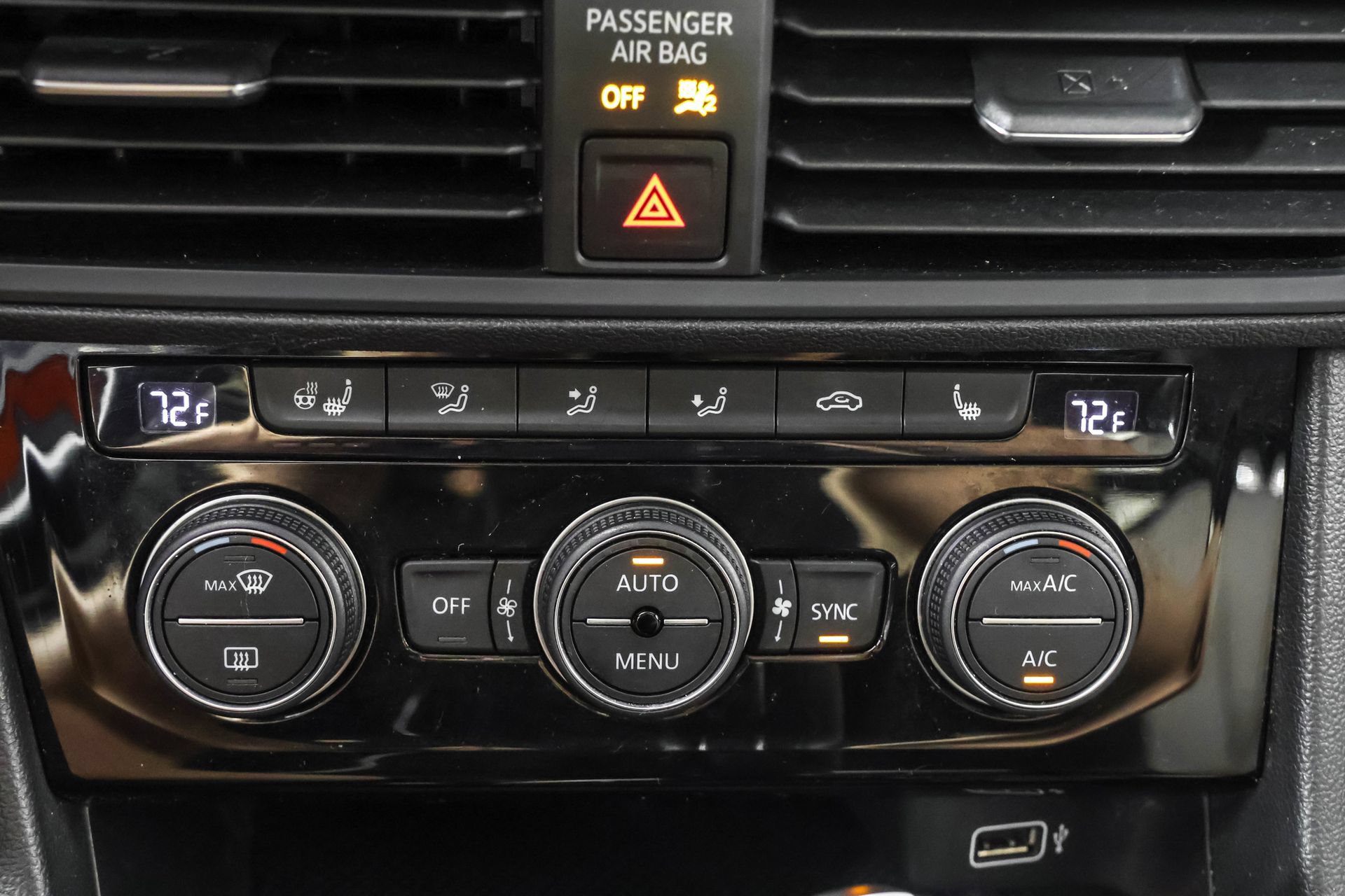 Used 2019 Volkswagen Jetta R-Line w/ R-Line Cold Weather Package FWD image 30