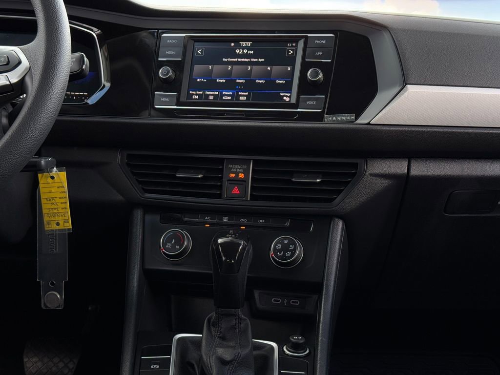 Used 2022 Volkswagen Jetta S image 17