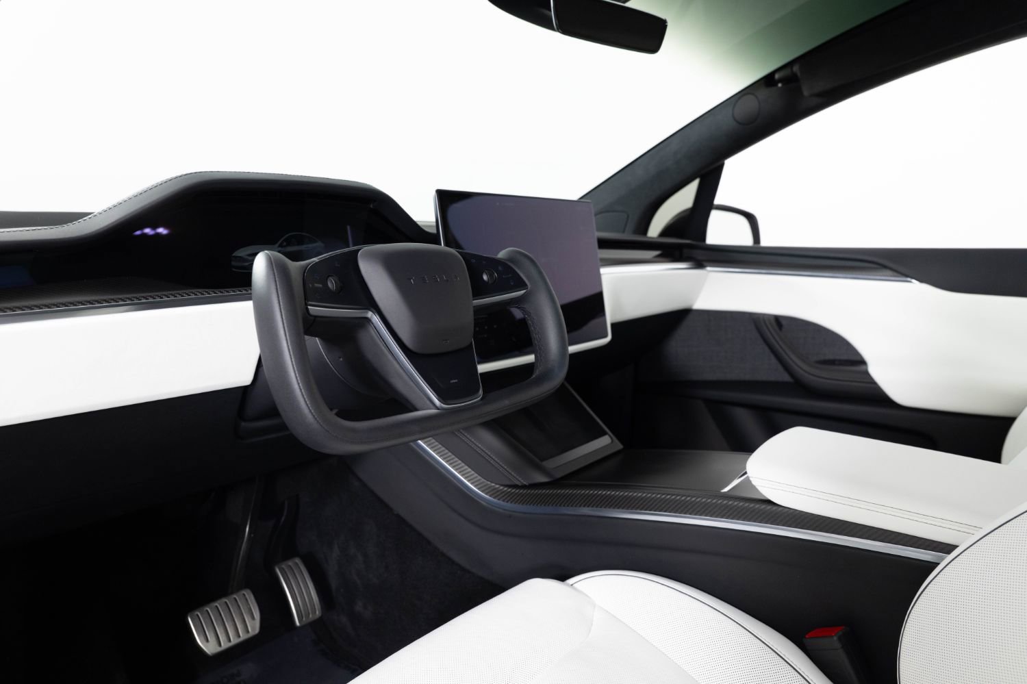 Used 2022 Tesla Model X Plaid image 13