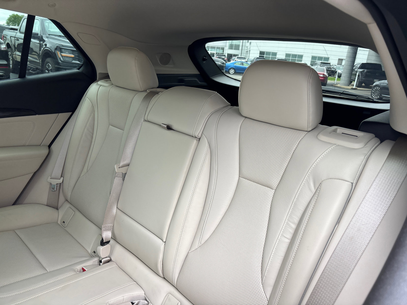 Used 2021 Buick Envision Essence w/ Technology Package I FWD image 24