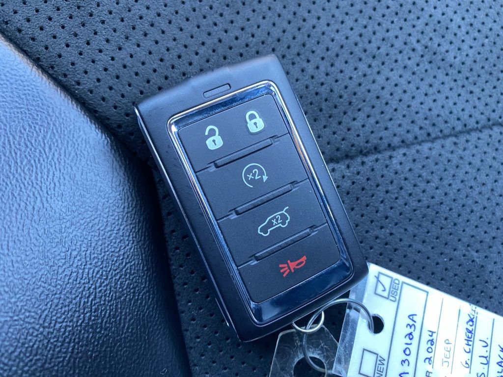 Certified 2024 Jeep Grand Cherokee L Altitude image 32