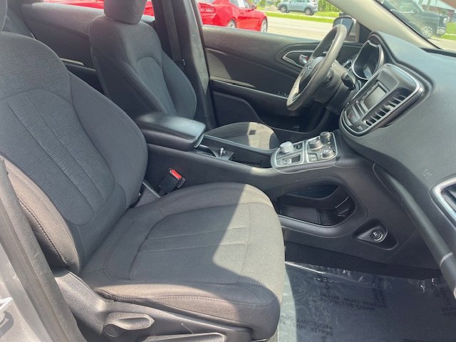 Used 2016 Chrysler 200 Limited FWD image 16