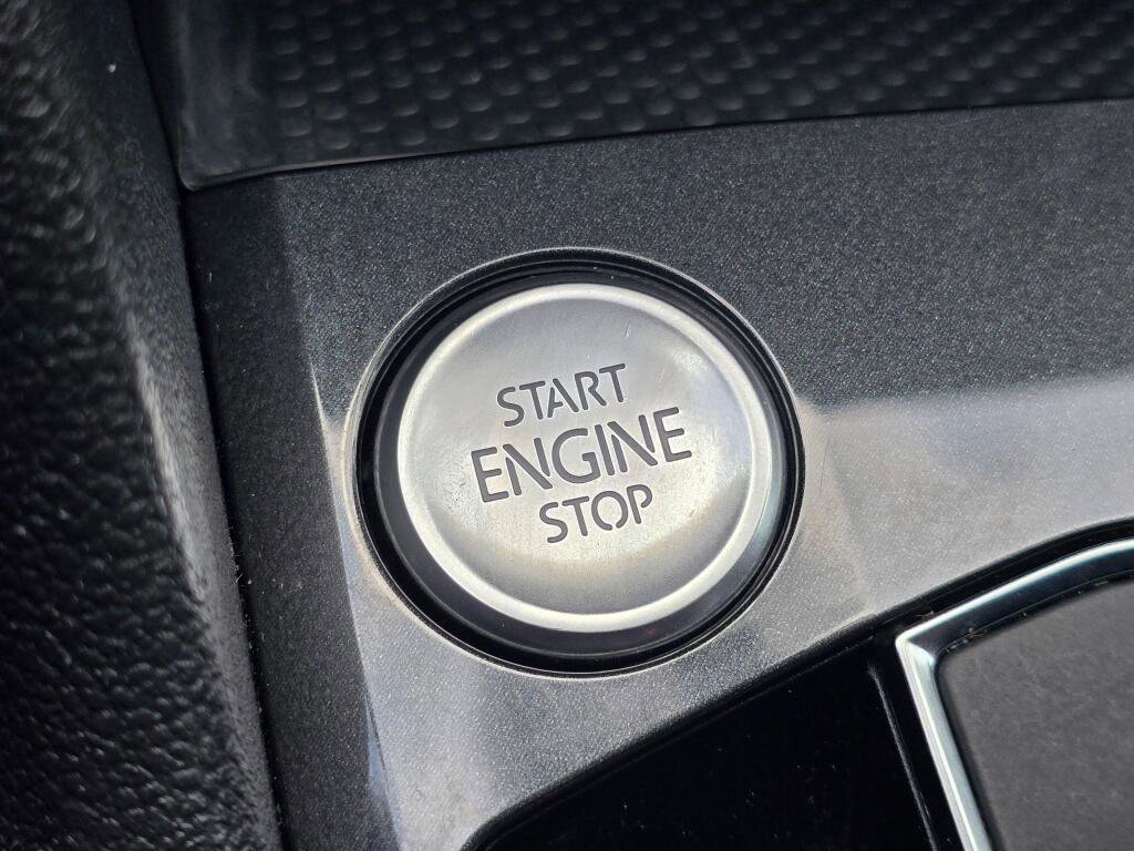 Used 2019 Volkswagen Tiguan SE w/ 3rd Row Seat Package image 48