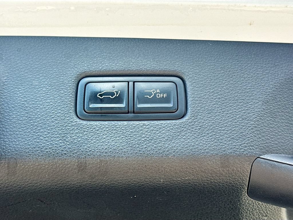 Used 2024 Kia Carnival FWD image 14