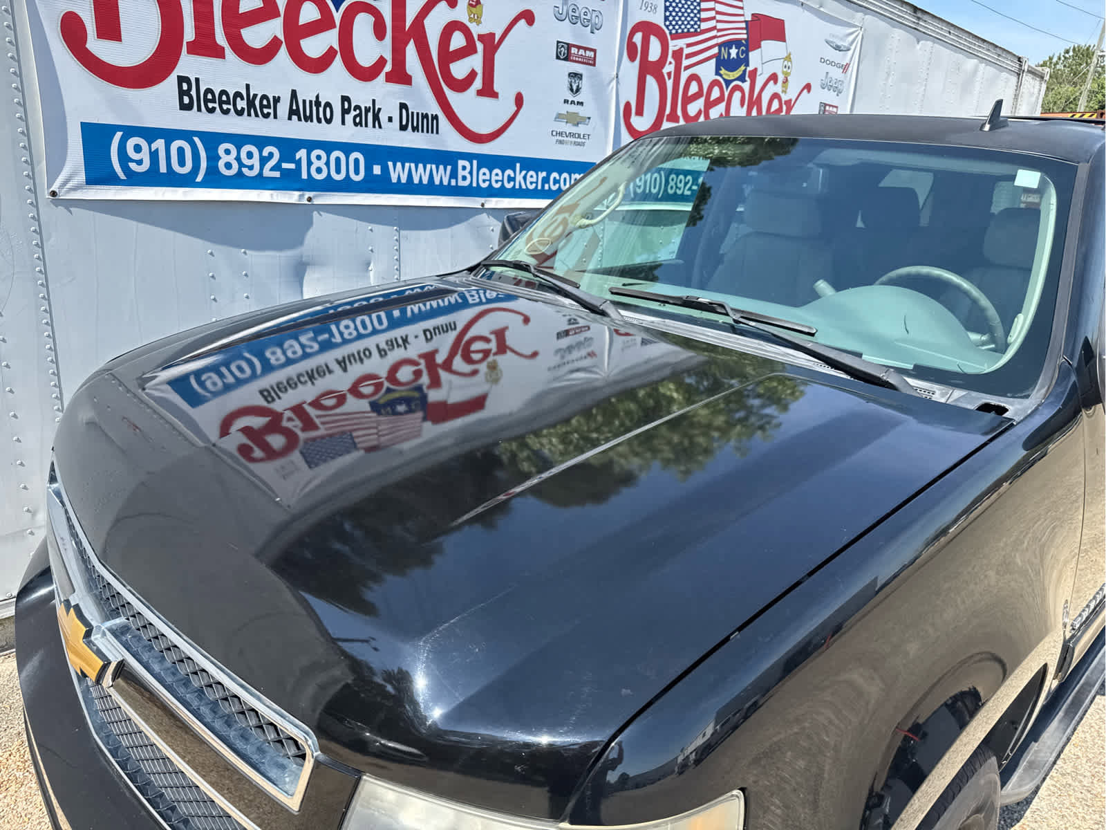 Used 2014 Chevrolet Suburban LT image 11