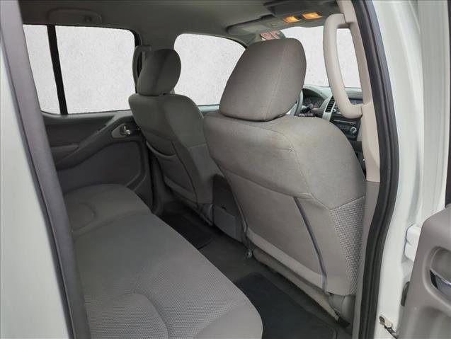 Used 2019 Nissan Frontier SV image 19
