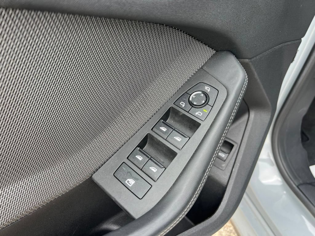 Used 2025 BMW 228i xDrive AWD/4WD image 18
