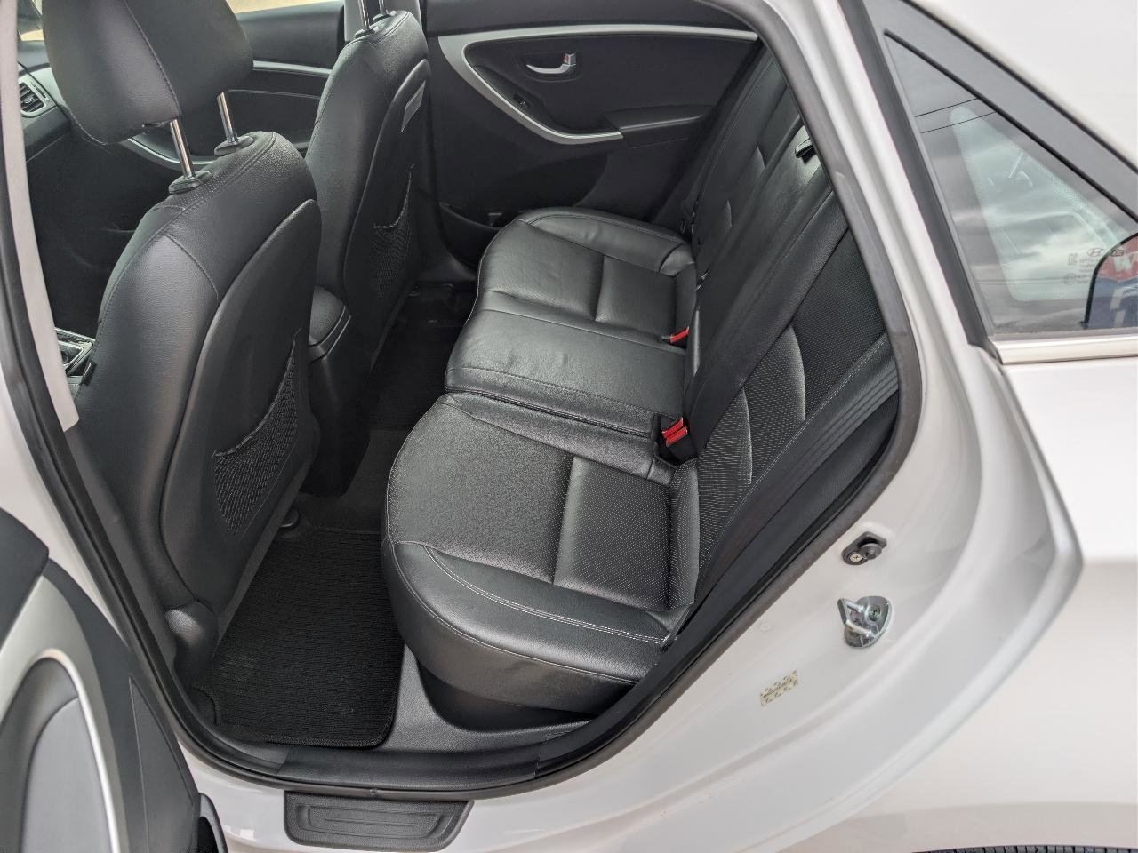 Used 2014 Hyundai Elantra GT w/ Option Group 03 image 15