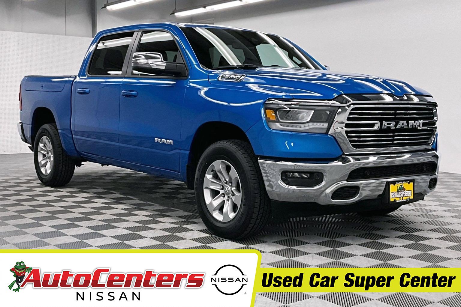 Used 2023 RAM 1500 Laramie AWD/4WD image 1