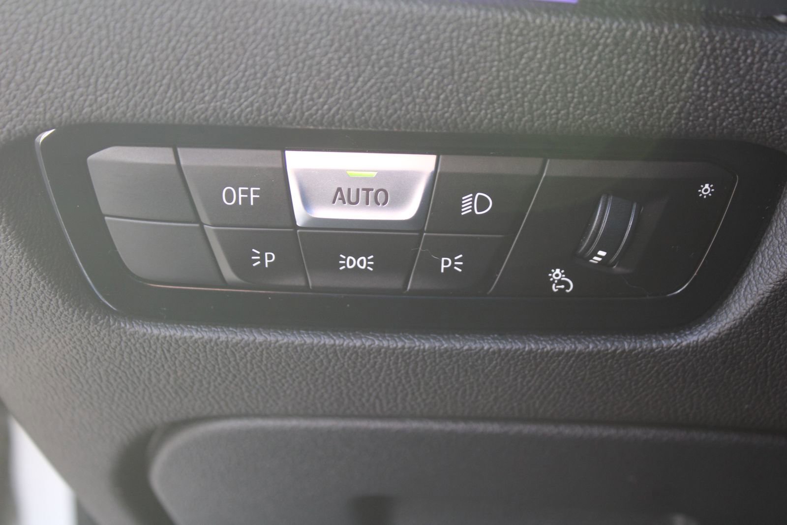 Used 2021 BMW 330i 330i w/ Premium Package image 27