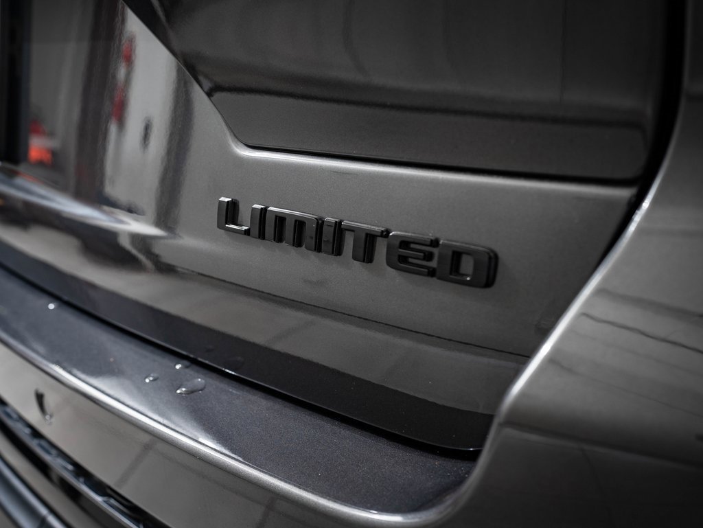 Used 2024 Jeep Grand Cherokee Limited w/ Luxury Tech Group II image 9