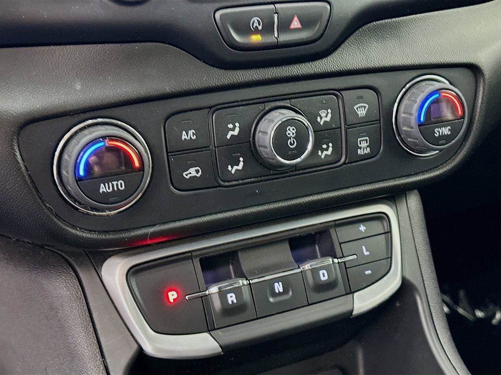 Used 2022 GMC Terrain SLT w/ Infotainment Package II image 24