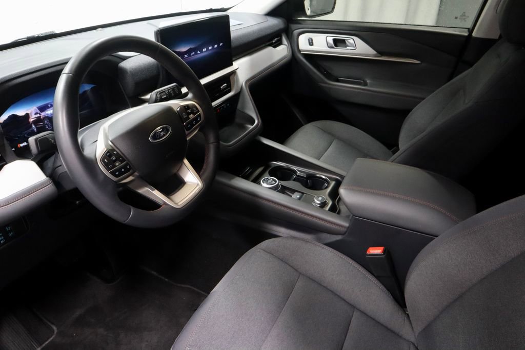Certified 2025 Ford Explorer Active AWD/4WD image 26