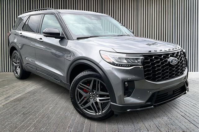 Used 2025 Ford Explorer ST-Line w/ Premium Package image 11