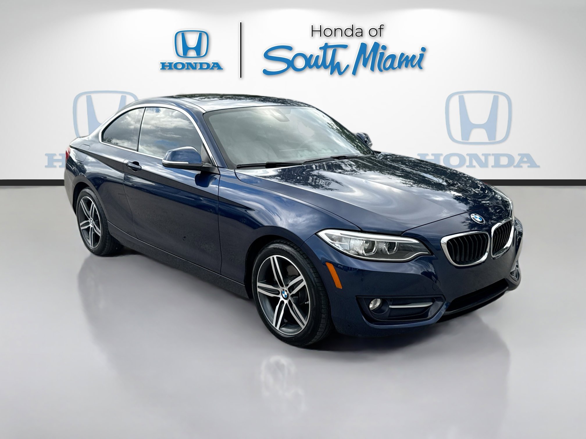 Used 2017 BMW 230i Coupe image 1