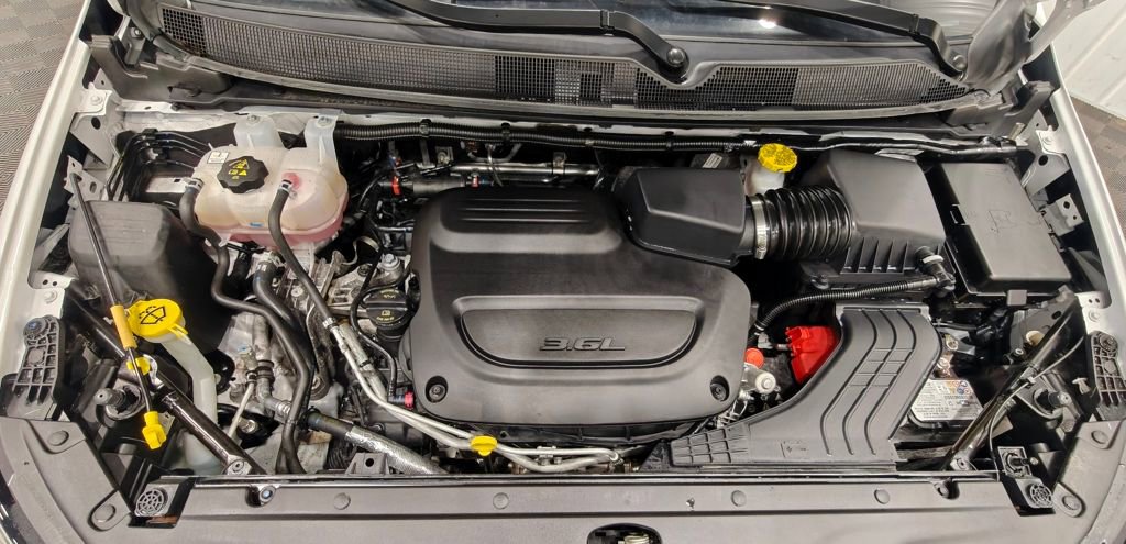 Used 2025 Chrysler Pacifica Select image 62