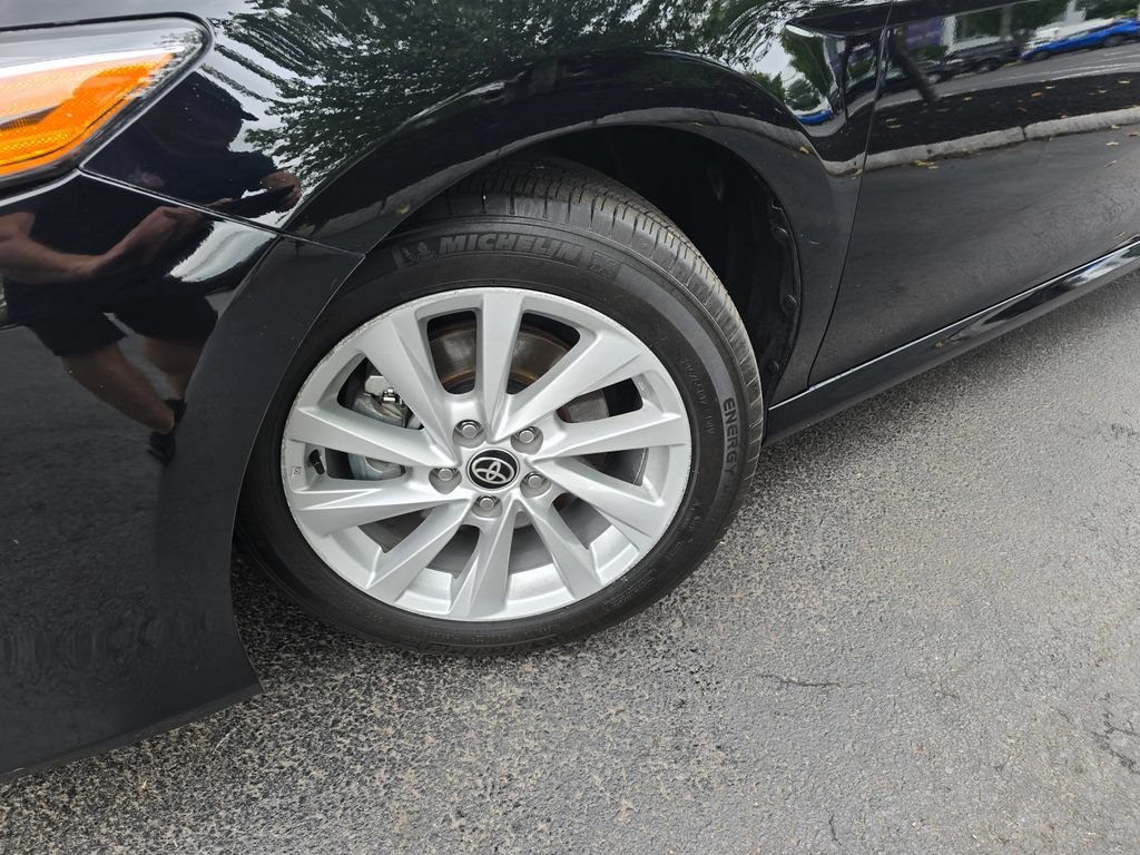 Used 2023 Toyota Camry LE AWD/4WD image 2