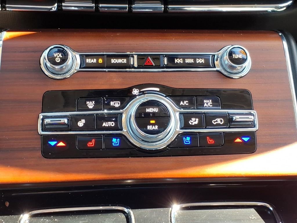 Used 2023 Lincoln Aviator Reserve w/ Equipment Group 201A AWD/4WD image 19