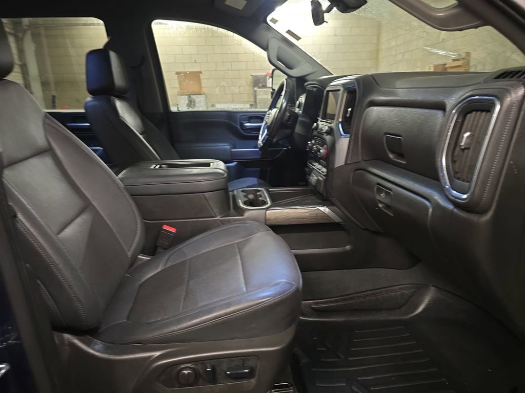 Used 2022 Chevrolet Silverado 2500 LTZ w/ LTZ Premium Package image 10