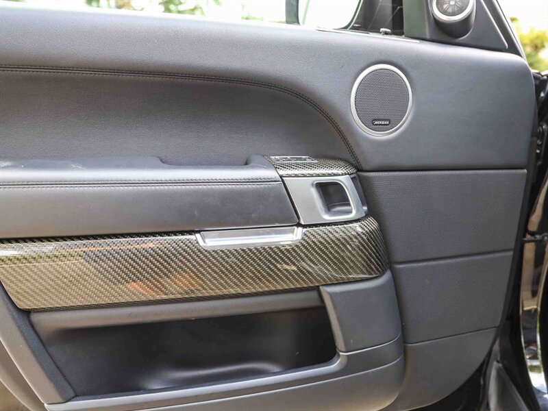 Used 2015 Land Rover Range Rover Supercharged AWD/4WD image 28