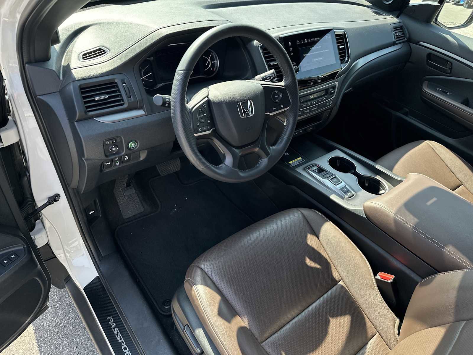 Used 2024 Honda Passport EX-L image 7