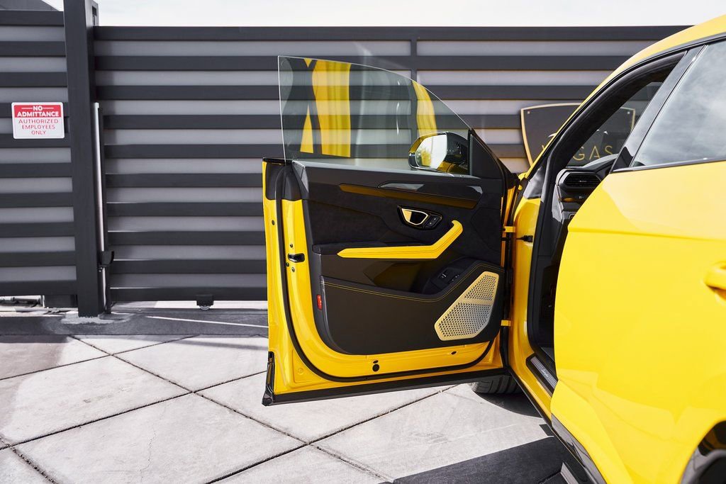 Used 2021 Lamborghini Urus image 28