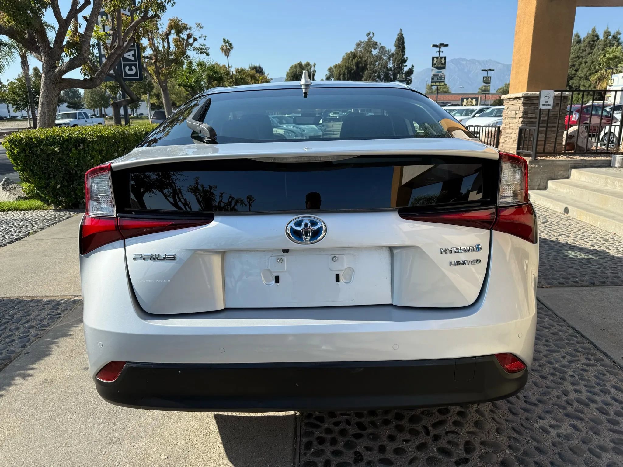 Used 2019 Toyota Prius Limited image 6