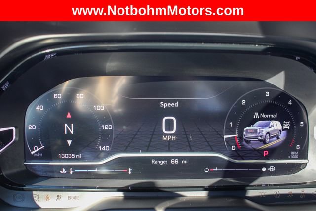 Used 2024 GMC Yukon XL Denali image 3