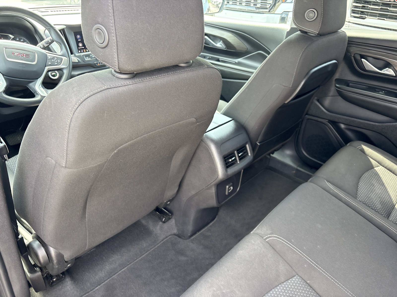Used 2024 GMC Terrain SLE AWD/4WD image 31