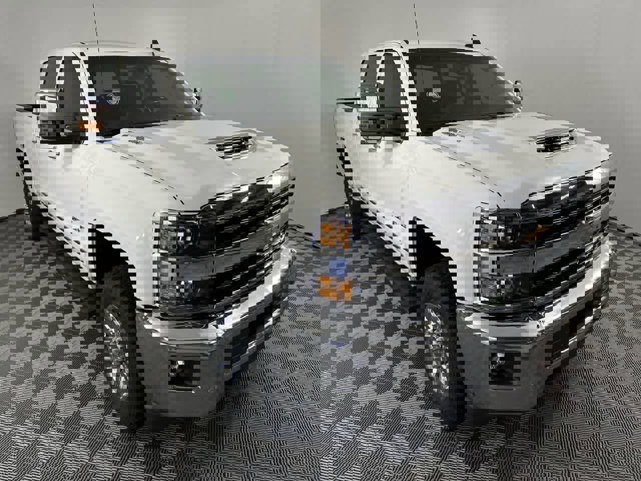 Used 2018 Chevrolet Silverado 2500 LTZ w/ Duramax Plus Package image 13