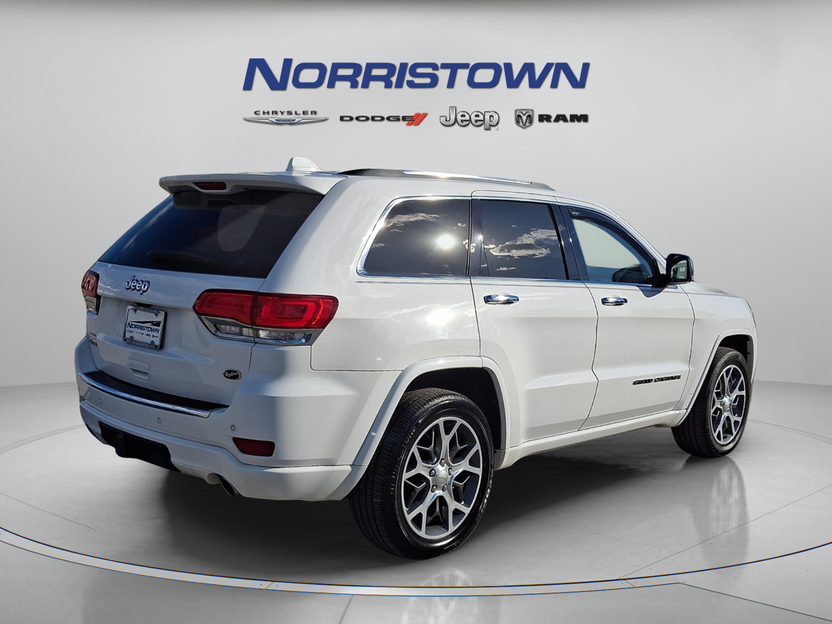 Certified 2021 Jeep Grand Cherokee Overland AWD/4WD image 6