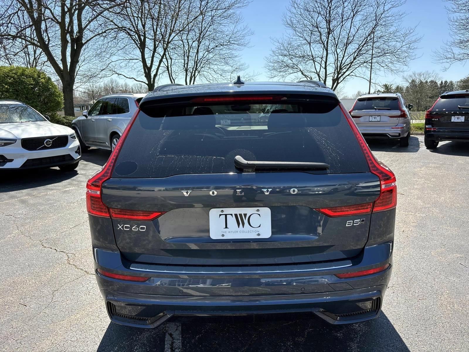Used 2023 Volvo XC60 B5 Plus w/ Climate Package image 6