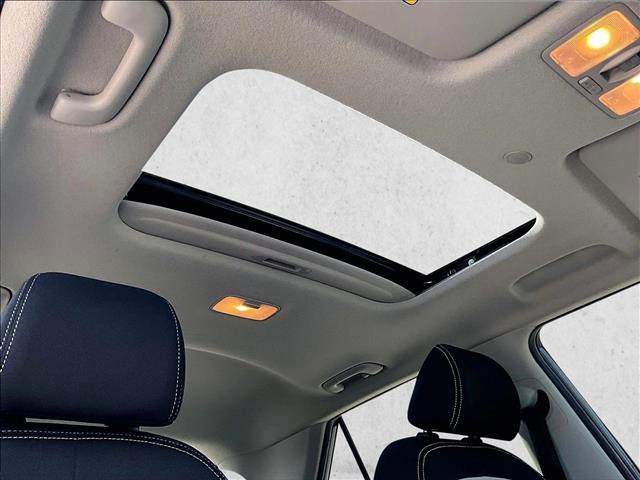 Used 2024 Hyundai Venue SEL FWD image 17