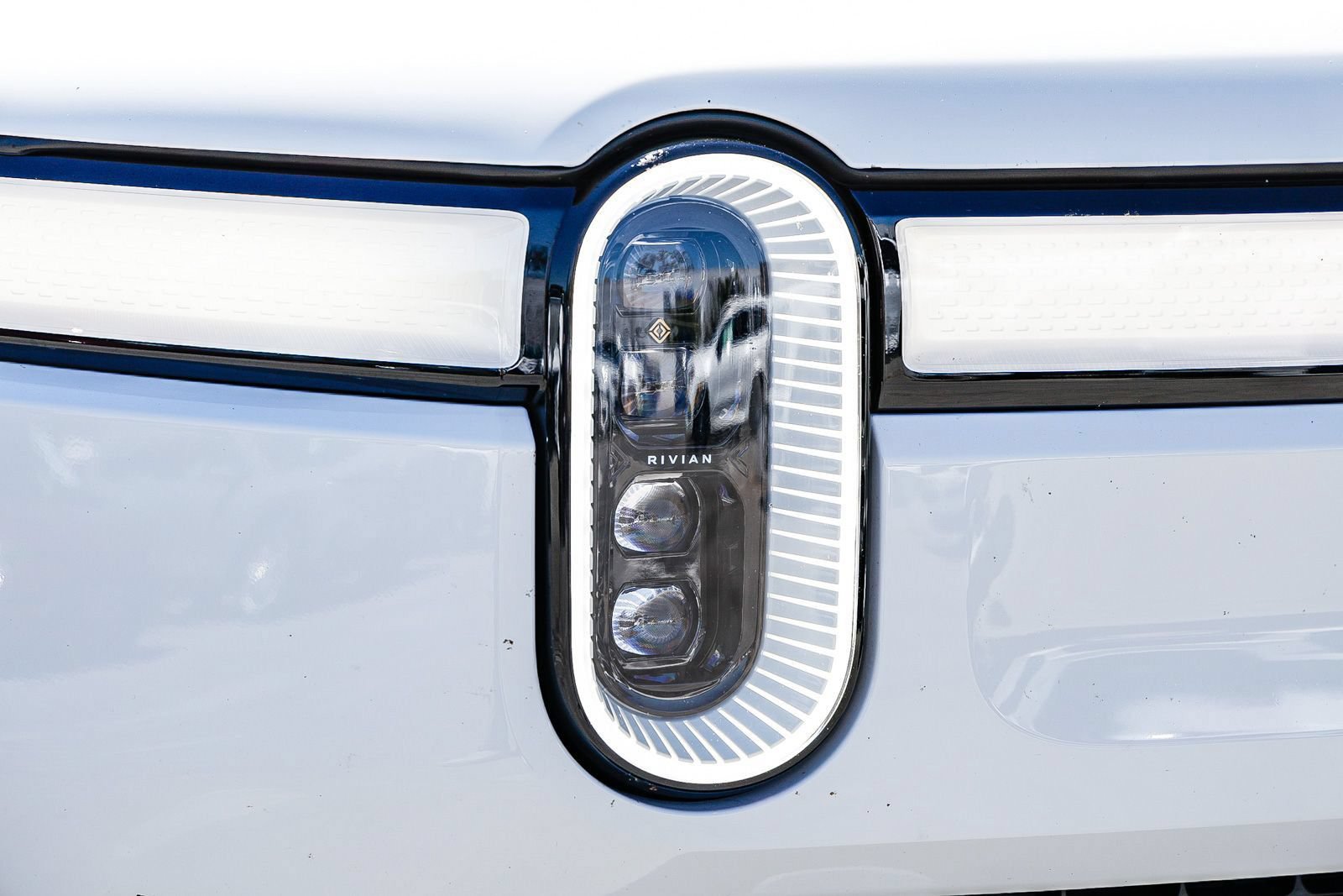 Used 2024 Rivian R1S Adventure AWD/4WD image 7