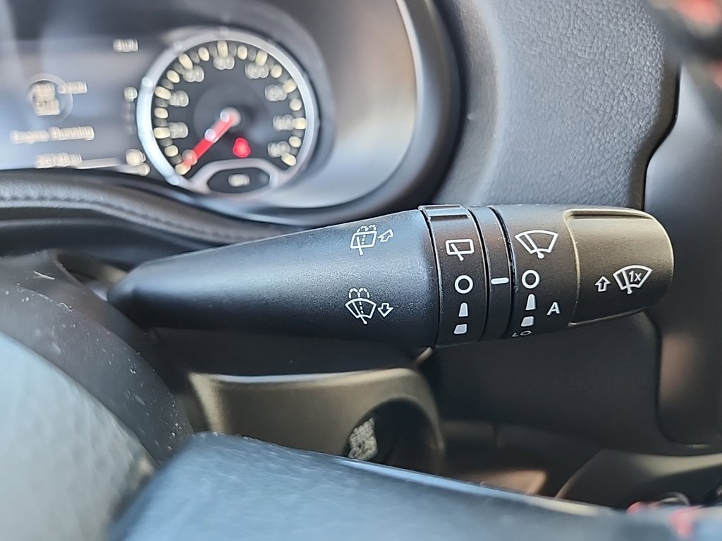 Used 2022 Jeep Renegade Trailhawk AWD/4WD image 14