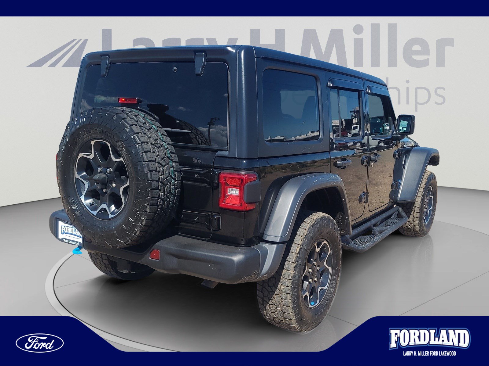 Used 2023 Jeep Wrangler Unlimited Rubicon 4xe w/ Steel Bumper Group AWD/4WD image 5