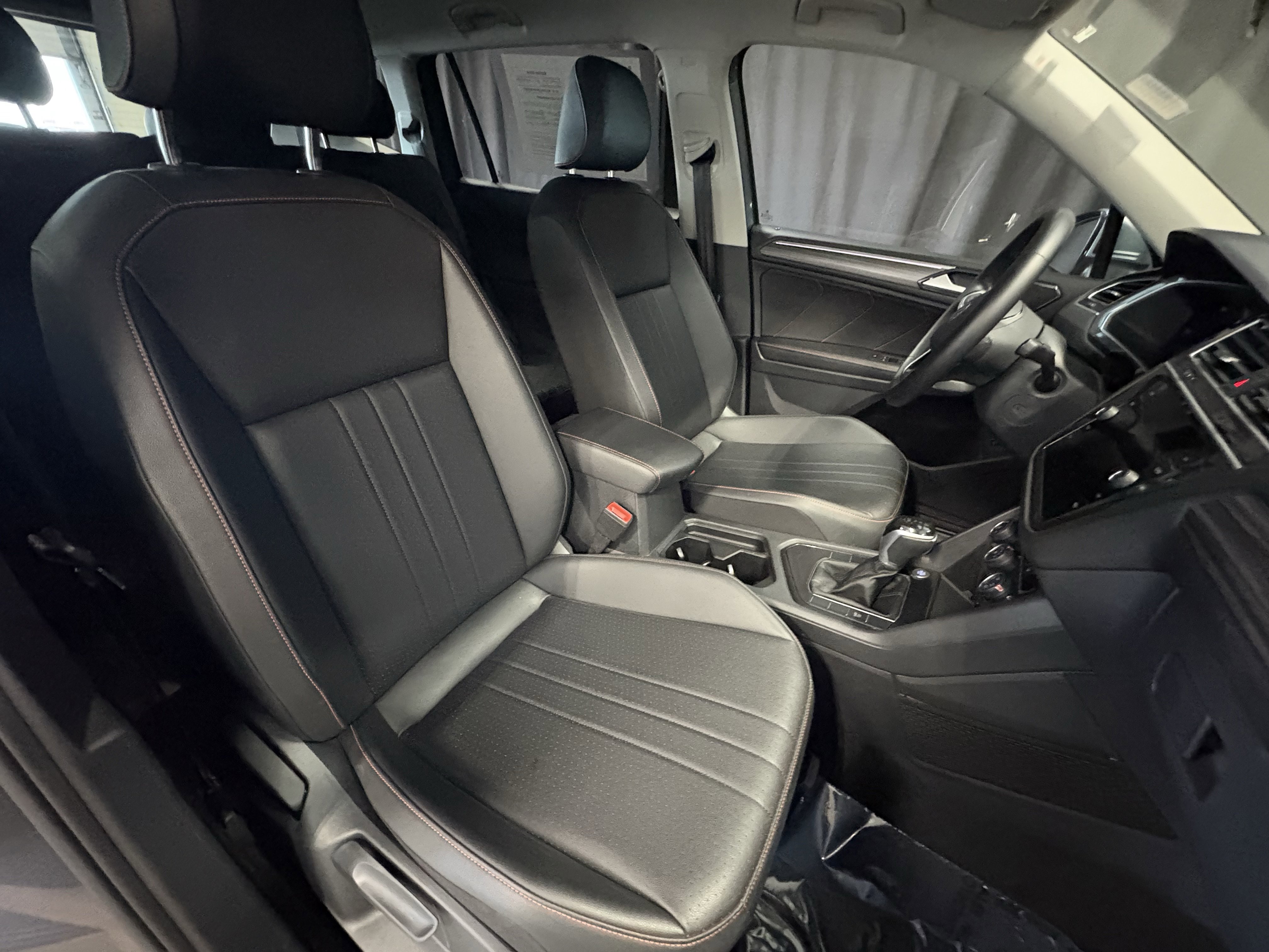 Used 2024 Volkswagen Tiguan Wolfsburg Edition FWD image 39