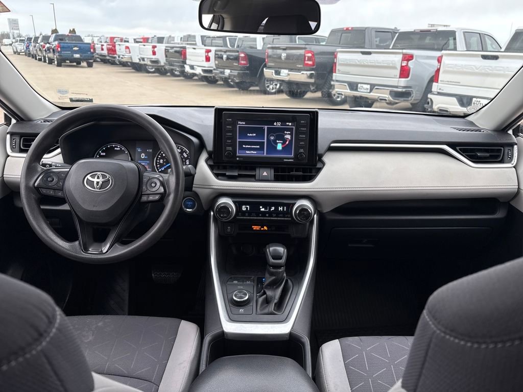 Used 2022 Toyota RAV4 XLE image 17