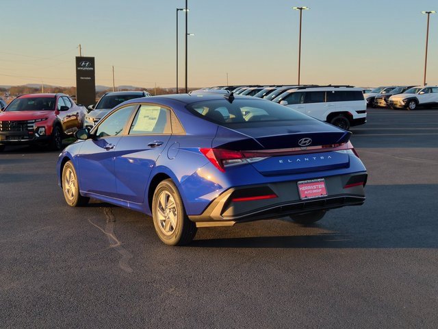 New 2026 Hyundai Elantra SE image 5