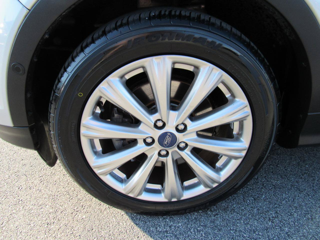 Used 2017 Ford Escape Titanium w/ Equipment Group 301A AWD/4WD image 11