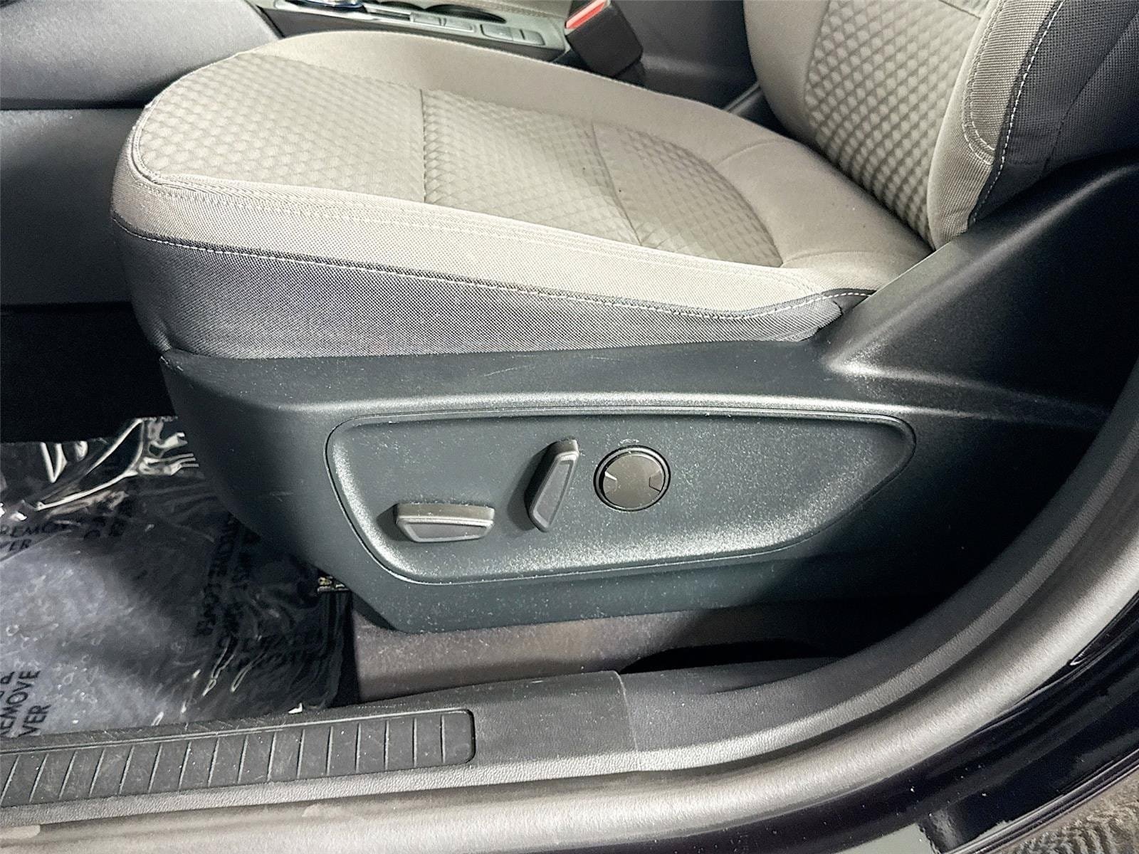 Used 2020 Ford Escape SE FWD image 21