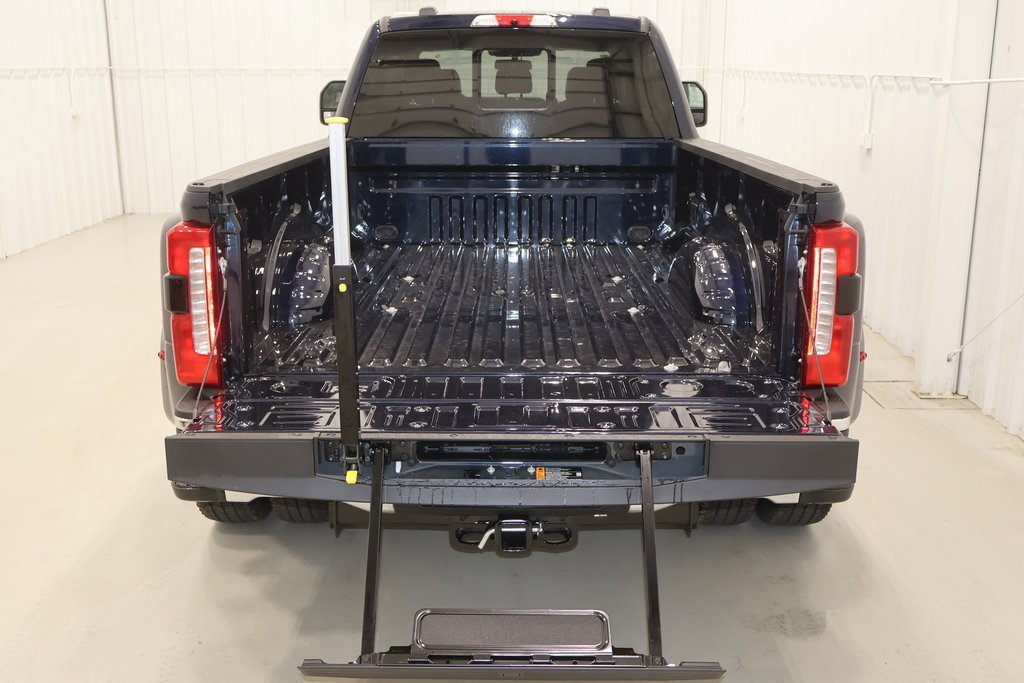 New 2025 Ford F350 Lariat w/ Lariat Ultimate Package image 32