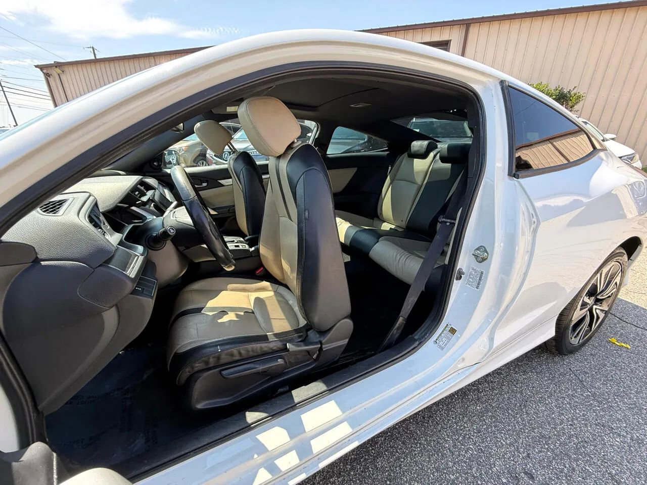 Used 2017 Honda Civic EX-L image 19