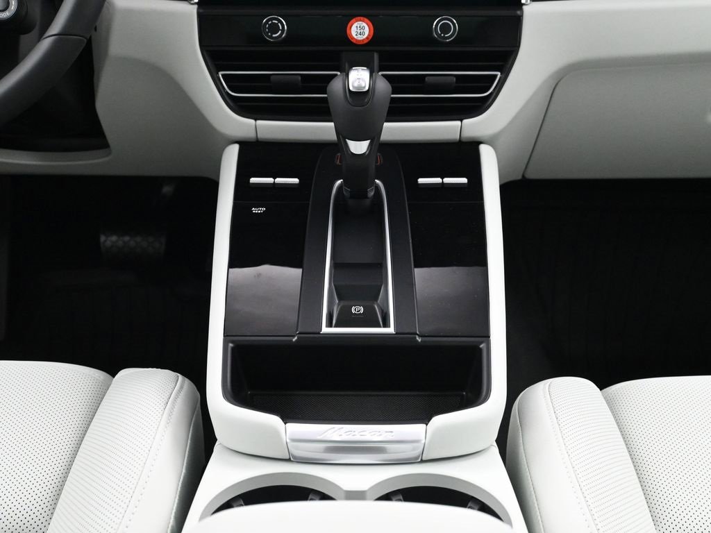 New 2025 Porsche Macan Turbo image 10