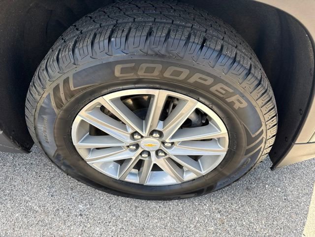 Used 2023 Chevrolet Traverse LT AWD/4WD image 43