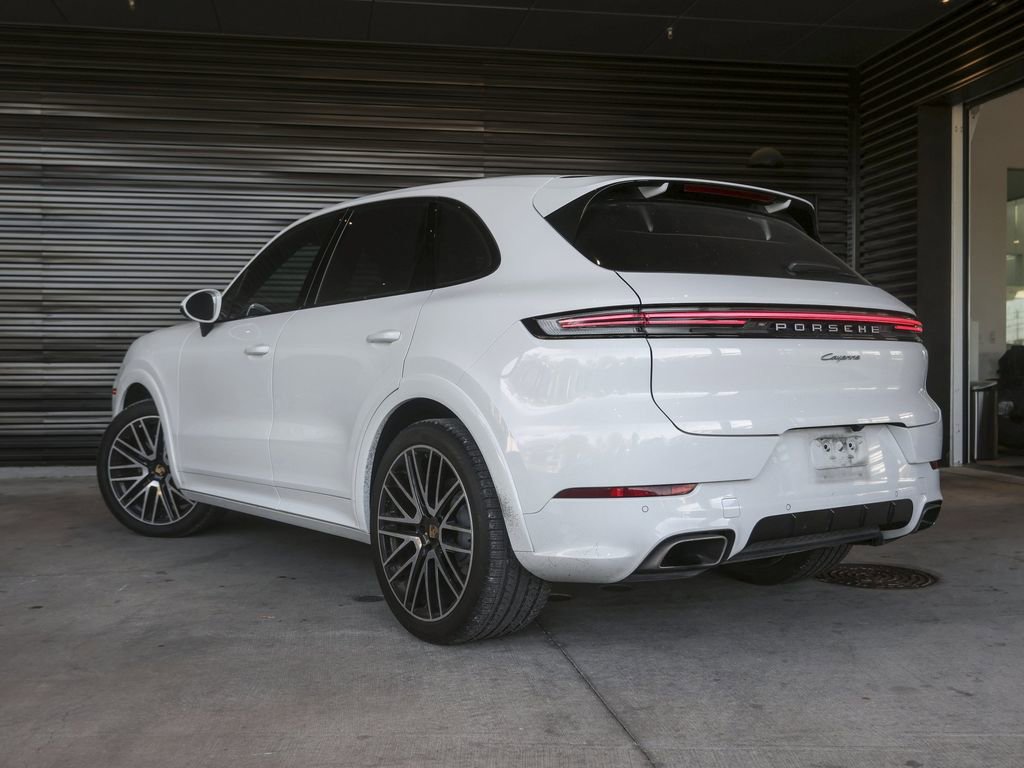 Certified 2024 Porsche Cayenne AWD/4WD image 3
