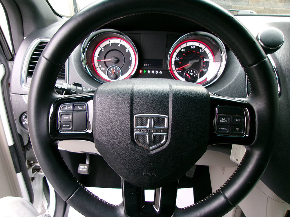 Used 2017 Dodge Grand Caravan SXT image 20